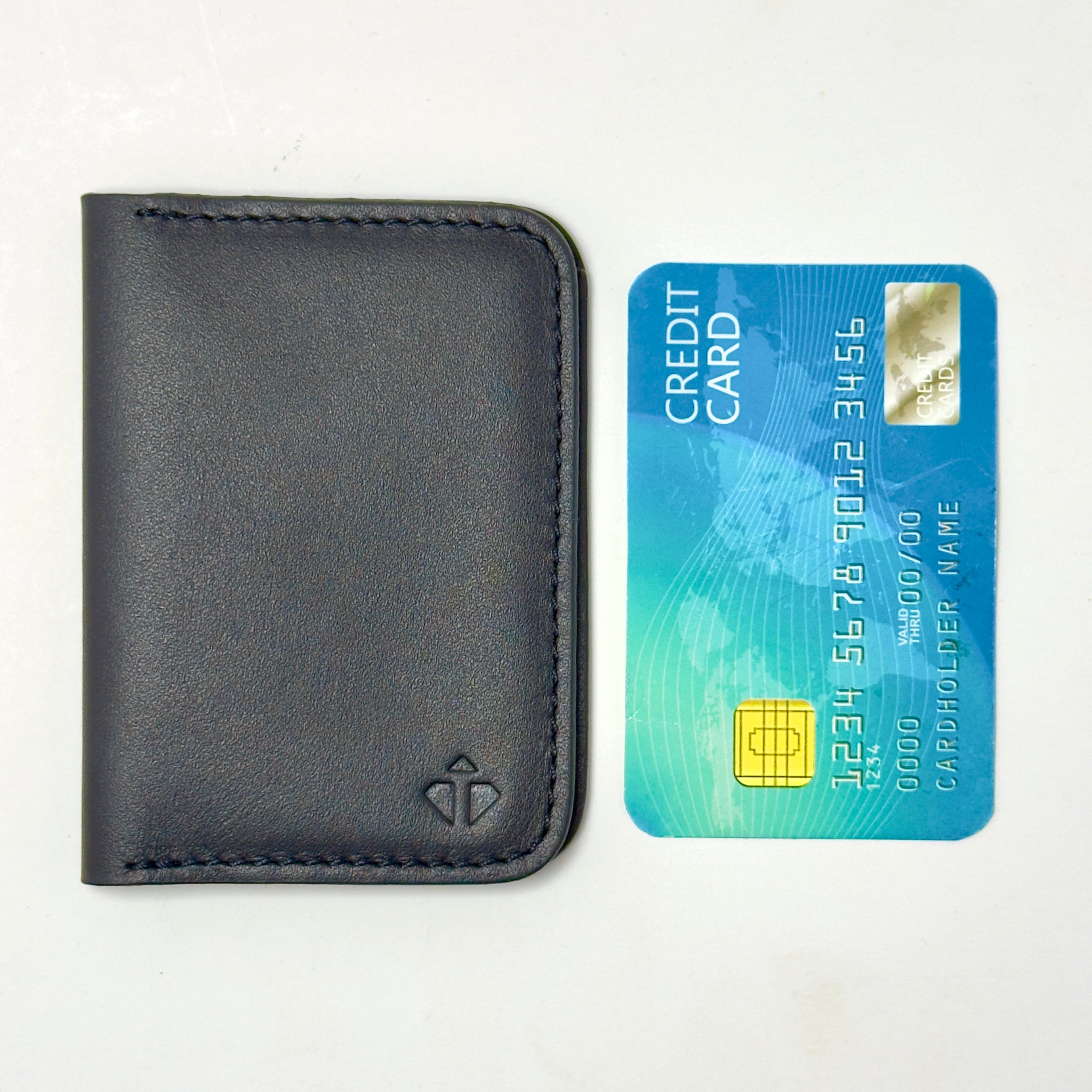 T101 — Minimalist Leather Wallet