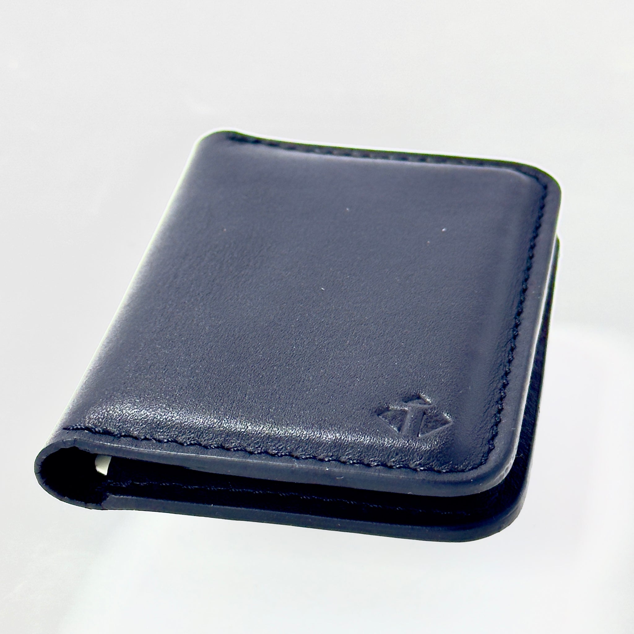 T101 — Minimalist Leather Wallet